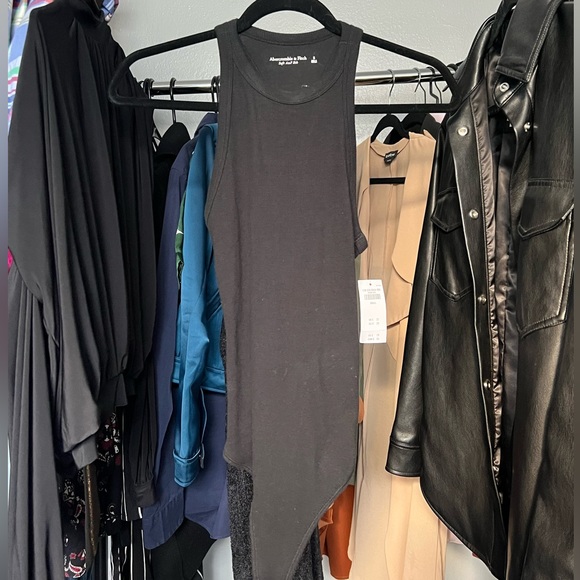 ABERCROMBIE AND FITCH BODYSUIT - Picture 2 of 2